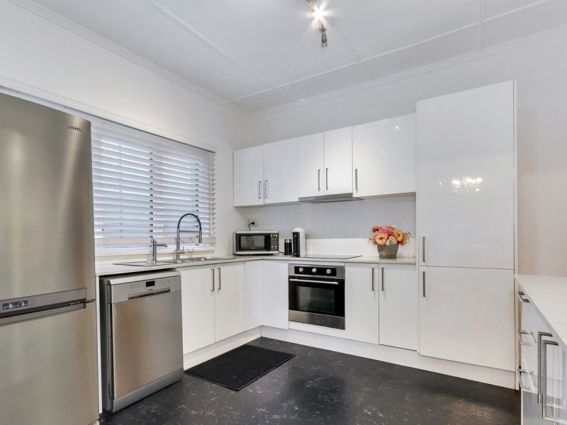 55 Hilltop Avenue, Chermside QLD 4032