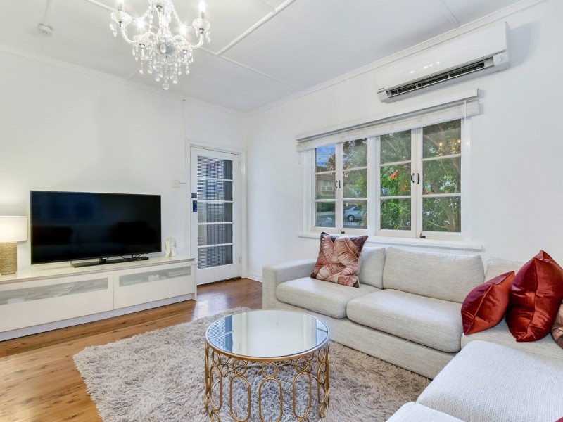 55 Hilltop Avenue, Chermside QLD 4032