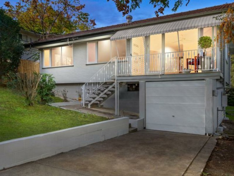 9 Maryland Street, Stafford Heights QLD 4053