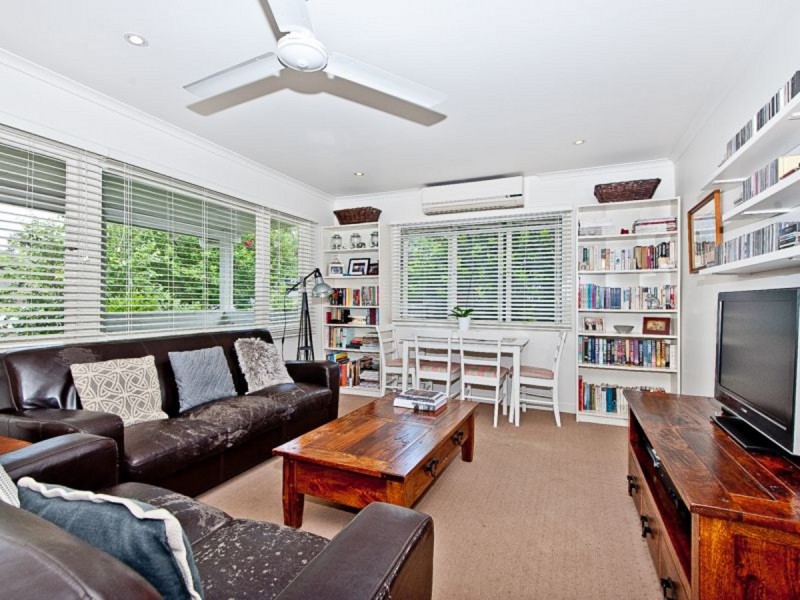 8 Bernoth Street, Aspley QLD 4034