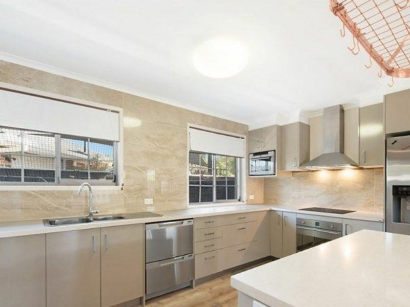 34 Daniel Court, Scarborough QLD 4020