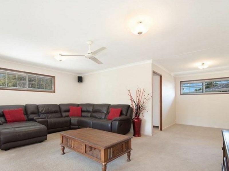 34 Daniel Court, Scarborough QLD 4020