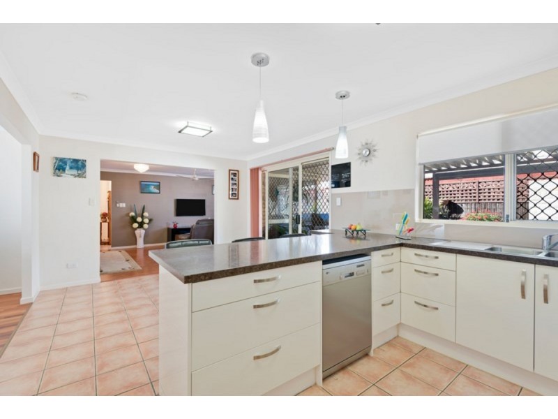 64 Cambridge Crescent, Fitzgibbon QLD 4018
