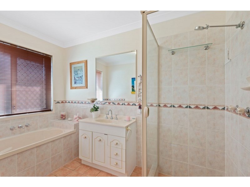 64 Cambridge Crescent, Fitzgibbon QLD 4018