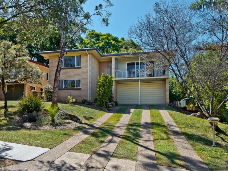 18 Illuta Avenue, Ferny Hills QLD 4055
