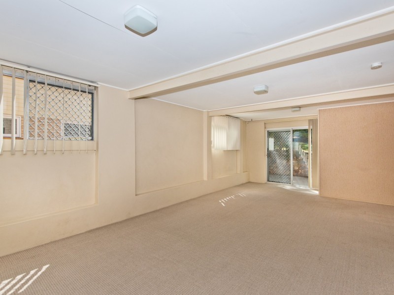 18 Illuta Avenue, Ferny Hills QLD 4055