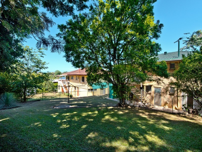 18 Illuta Avenue, Ferny Hills QLD 4055