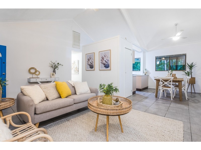 32 Ashley Road, Chermside West QLD 4032