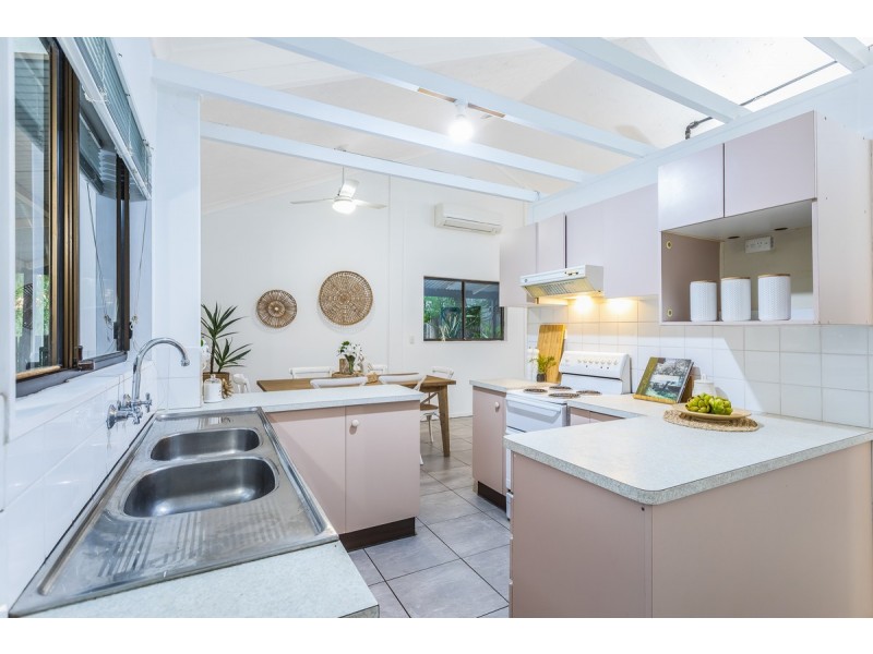 32 Ashley Road, Chermside West QLD 4032