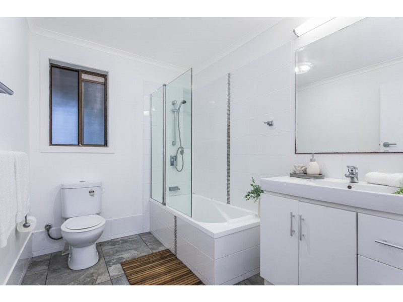 32 Ashley Road, Chermside West QLD 4032