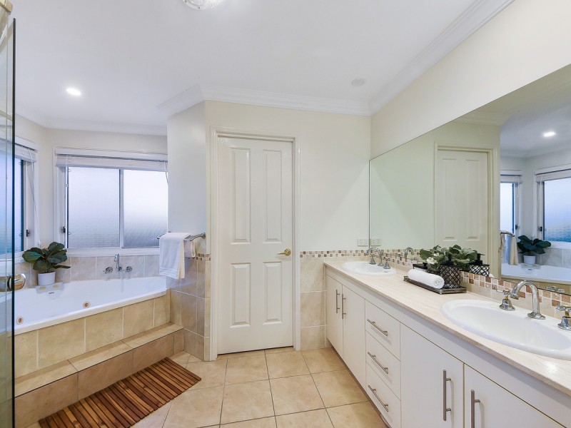 268 Shaw Road, Wavell Heights QLD 4012