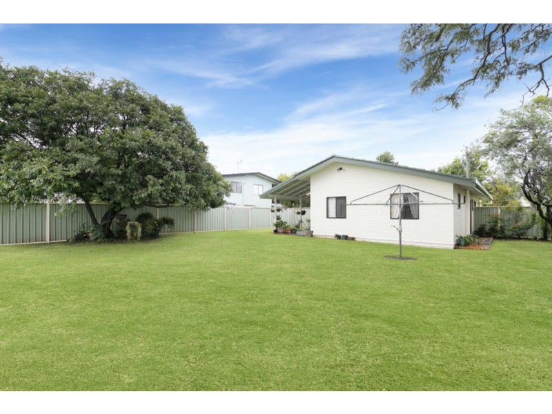 16 Johnson Street, Kallangur QLD 4503