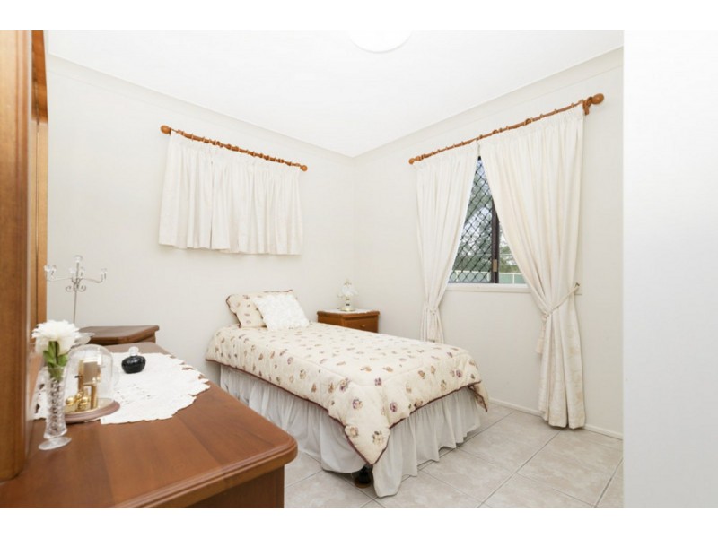 16 Johnson Street, Kallangur QLD 4503