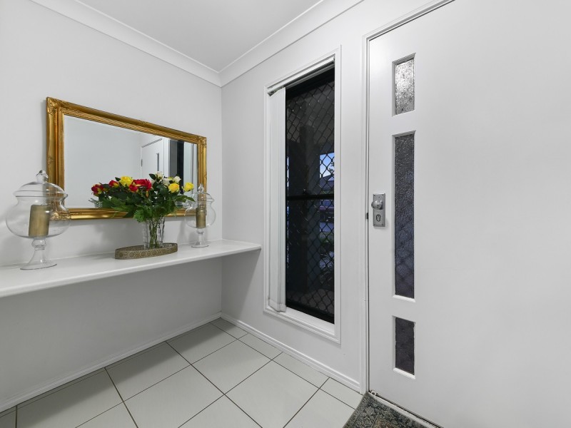 56 Merimbula Crescent, Fitzgibbon QLD 4018
