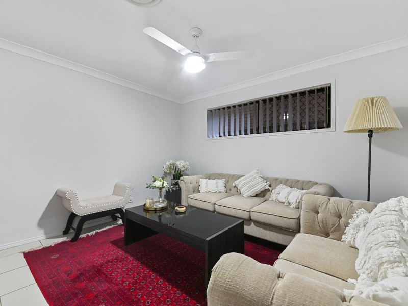 56 Merimbula Crescent, Fitzgibbon QLD 4018