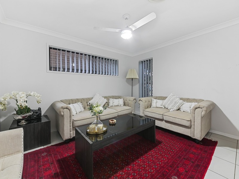 56 Merimbula Crescent, Fitzgibbon QLD 4018
