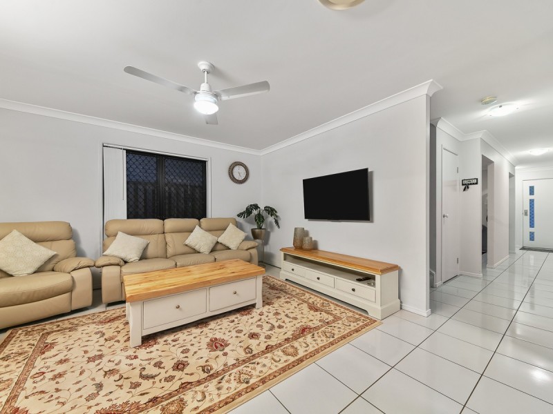 56 Merimbula Crescent, Fitzgibbon QLD 4018