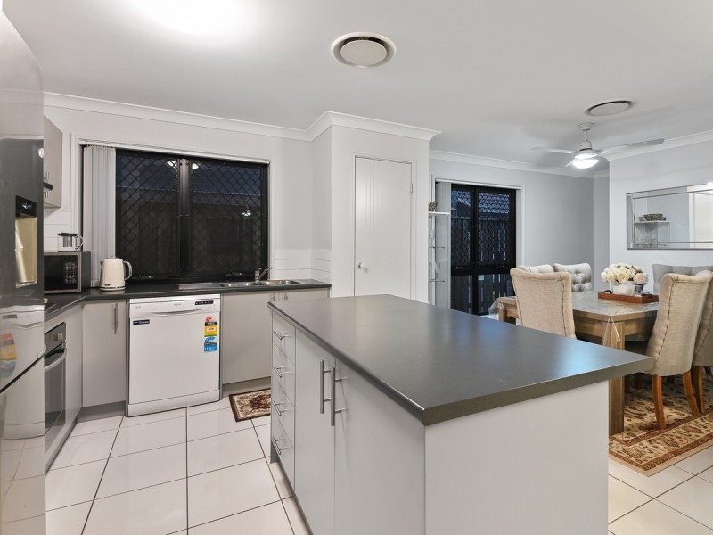 56 Merimbula Crescent, Fitzgibbon QLD 4018