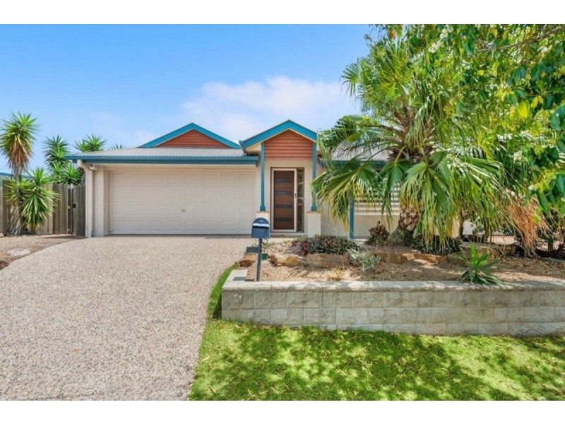 15 Cooksland Crest, North Lakes QLD 4509