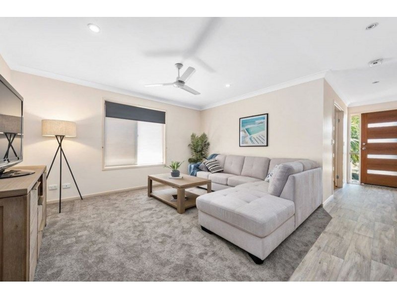 15 Cooksland Crest, North Lakes QLD 4509