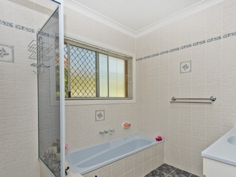 103 Saturn Crescent, Bridgeman Downs QLD 4035