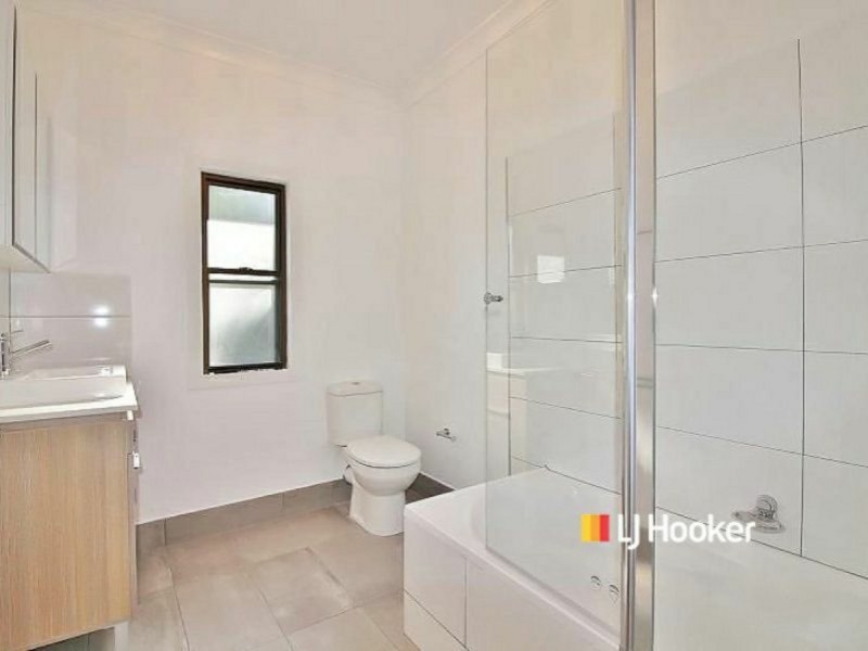 4 Boona Street, Petrie QLD 4502