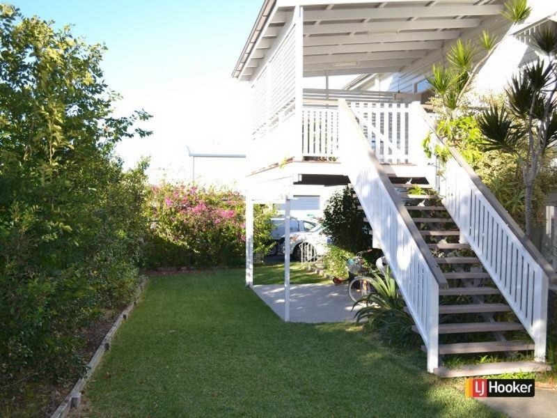 100A Hoskins Street, Sandgate QLD 4017