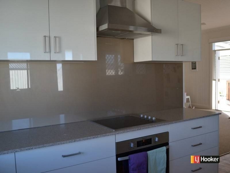 100A Hoskins Street, Sandgate QLD 4017