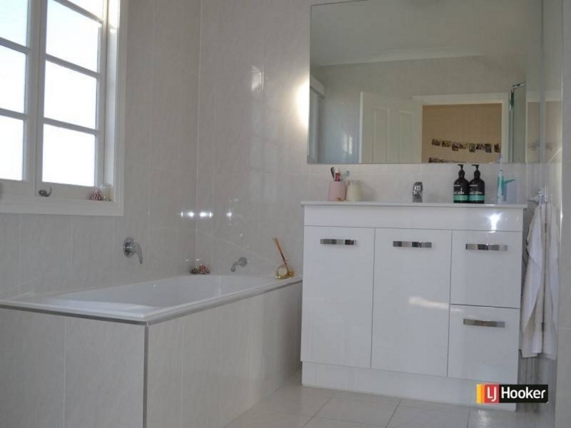 100A Hoskins Street, Sandgate QLD 4017