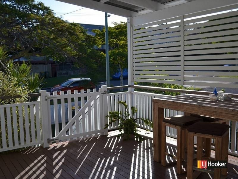 100A Hoskins Street, Sandgate QLD 4017