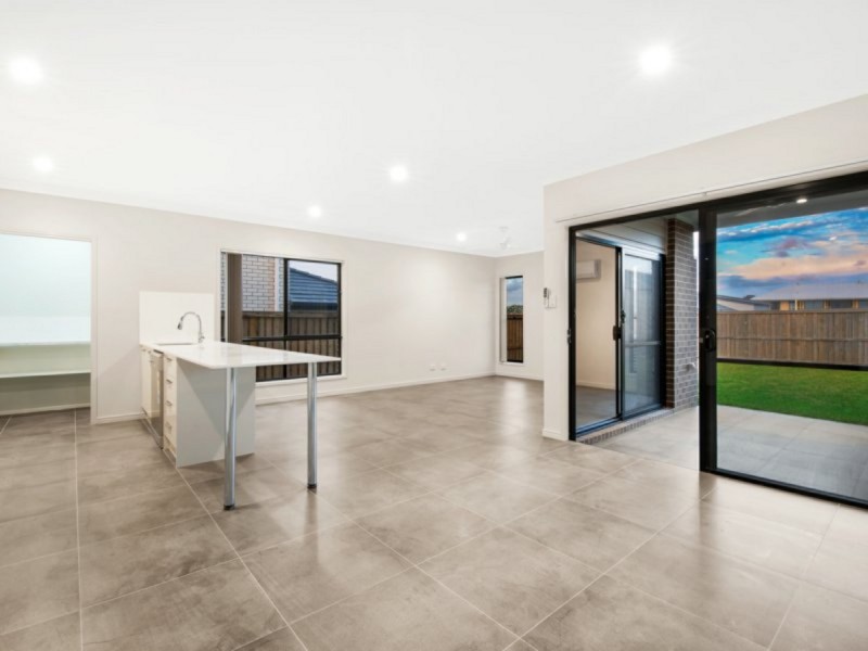 37 Brockman Drive, Upper Kedron QLD 4055