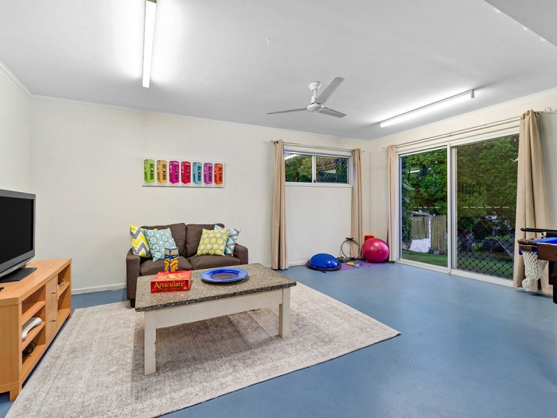 32 Knutsford Street, Chermside West QLD 4032