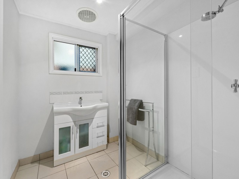 32 Knutsford Street, Chermside West QLD 4032