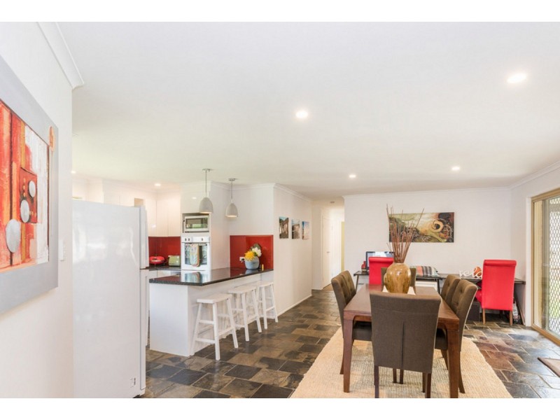 11 Selleck Close, Mcdowall QLD 4053