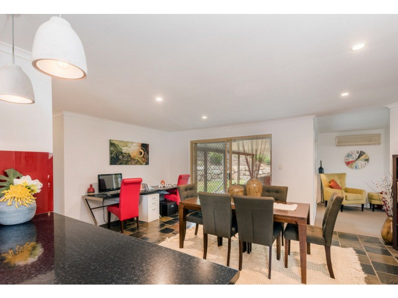 11 Selleck Close, Mcdowall QLD 4053