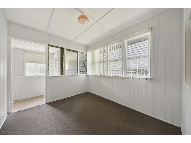 16 Arthur Street, Woody Point QLD 4019