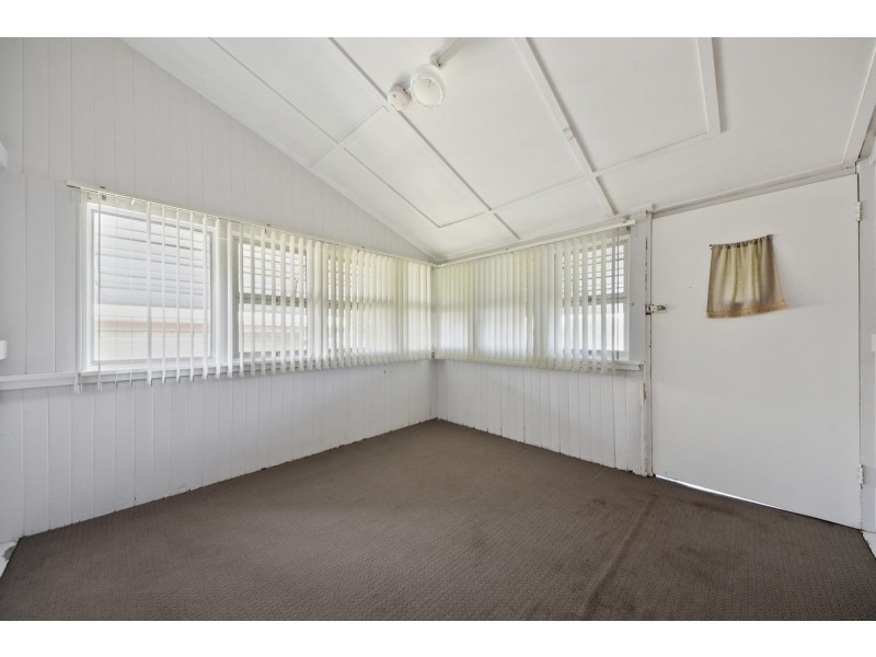 16 Arthur Street, Woody Point QLD 4019