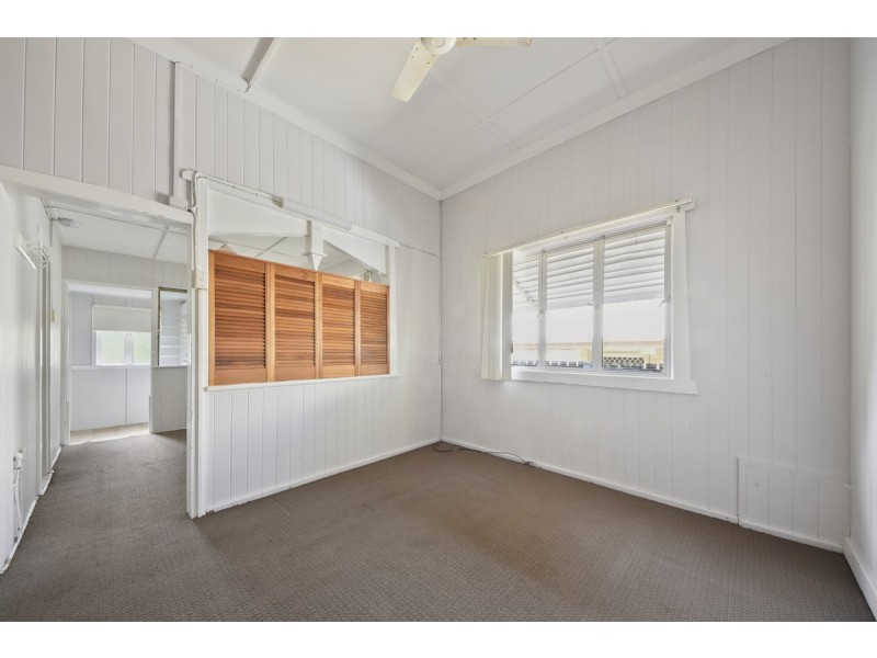 16 Arthur Street, Woody Point QLD 4019