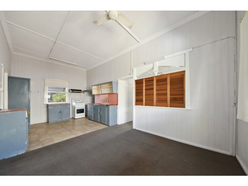 16 Arthur Street, Woody Point QLD 4019