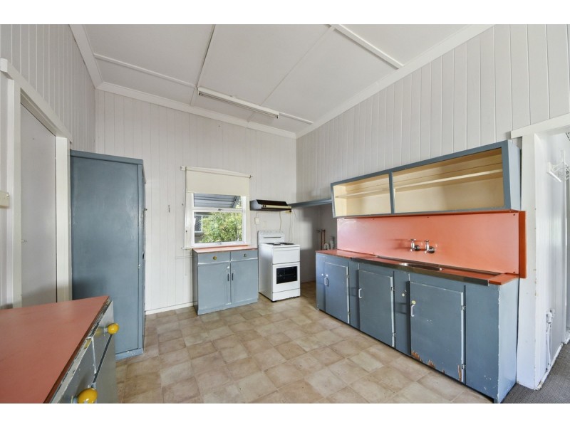16 Arthur Street, Woody Point QLD 4019