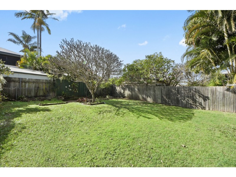 16 Arthur Street, Woody Point QLD 4019