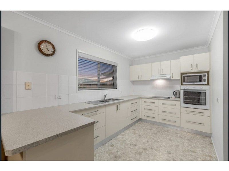 230 Randall Road, Wynnum West QLD 4178