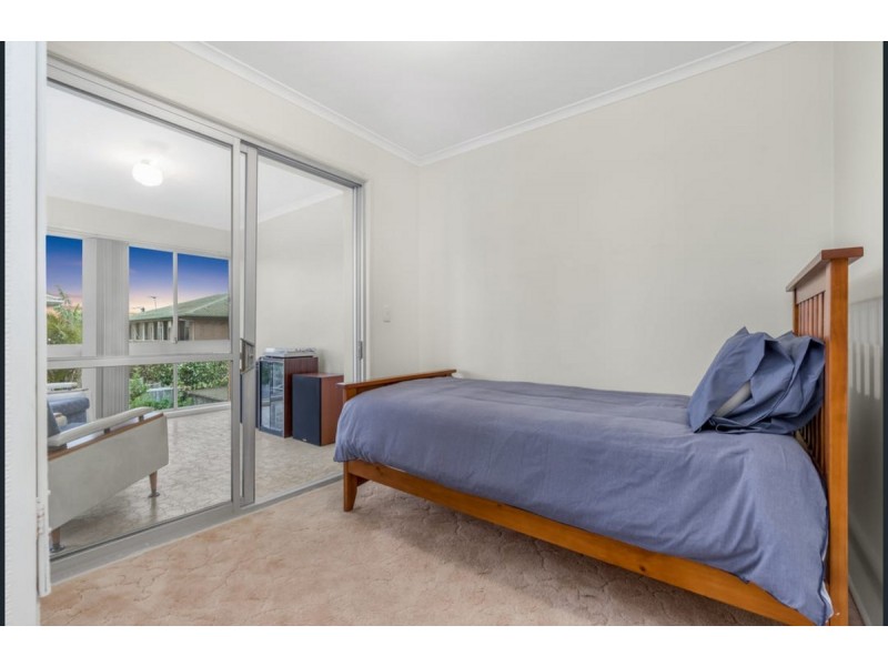 230 Randall Road, Wynnum West QLD 4178