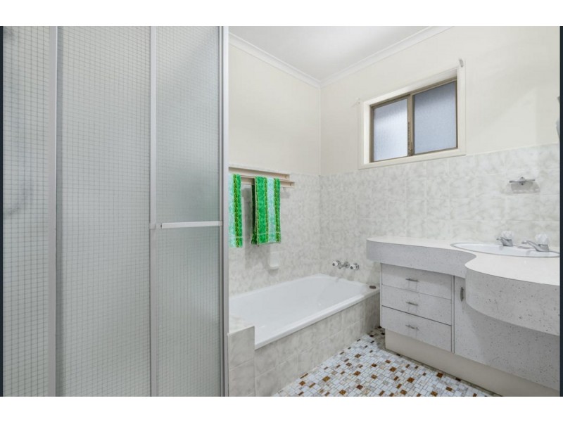 230 Randall Road, Wynnum West QLD 4178