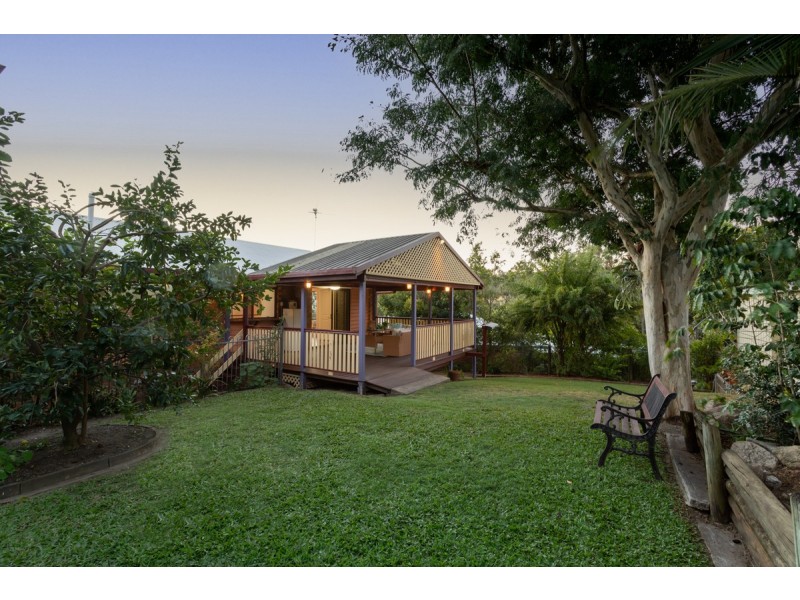 7 Leckmy Street, Ferny Grove QLD 4055