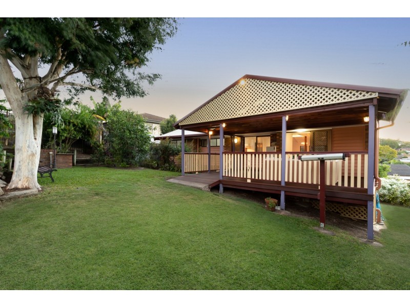 7 Leckmy Street, Ferny Grove QLD 4055