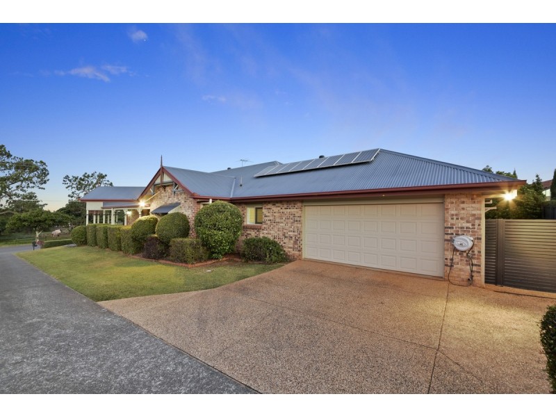 10 Ridley Road, Bridgeman Downs QLD 4035