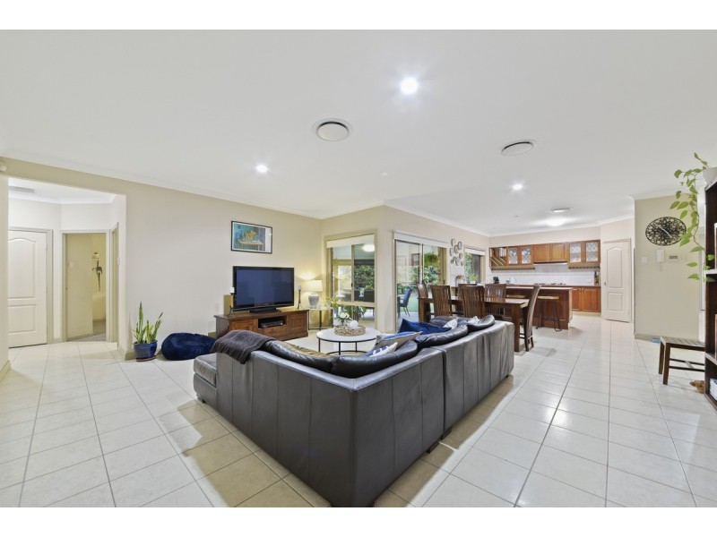 10 Ridley Road, Bridgeman Downs QLD 4035