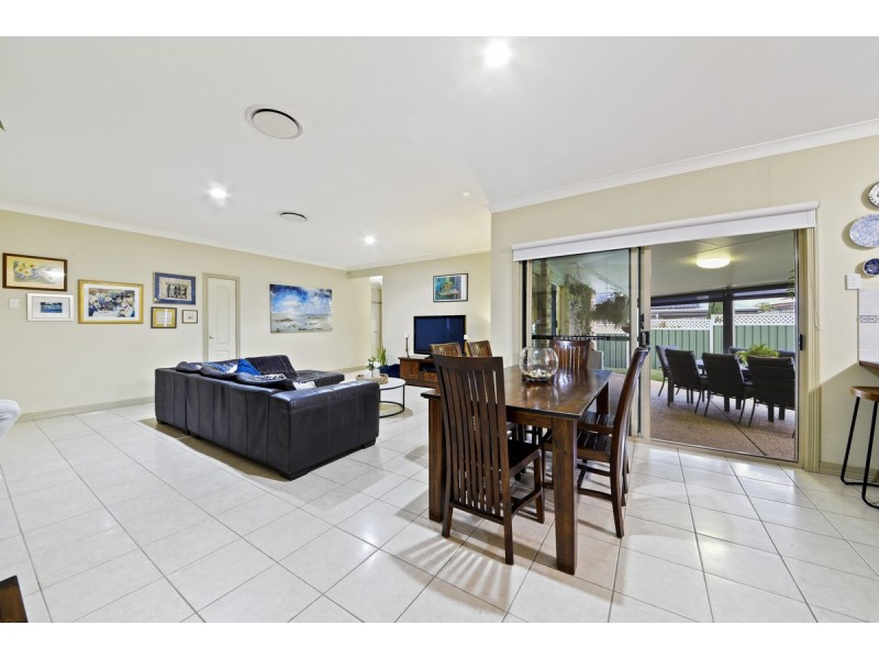 10 Ridley Road, Bridgeman Downs QLD 4035