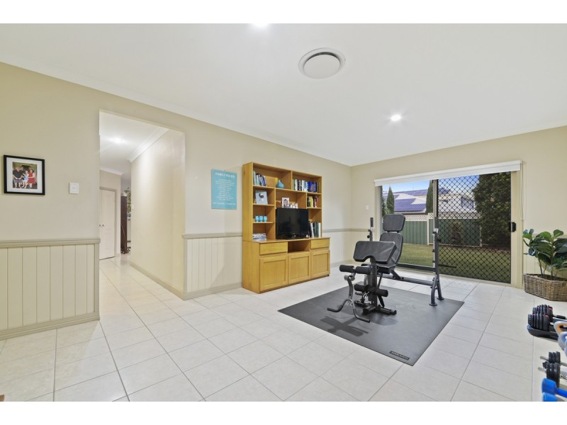 10 Ridley Road, Bridgeman Downs QLD 4035